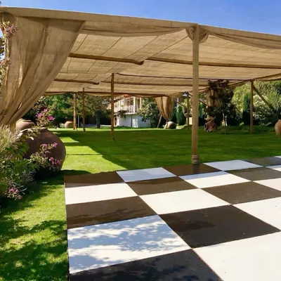 Carpas premium, Pistas Brillantes e Iluminación